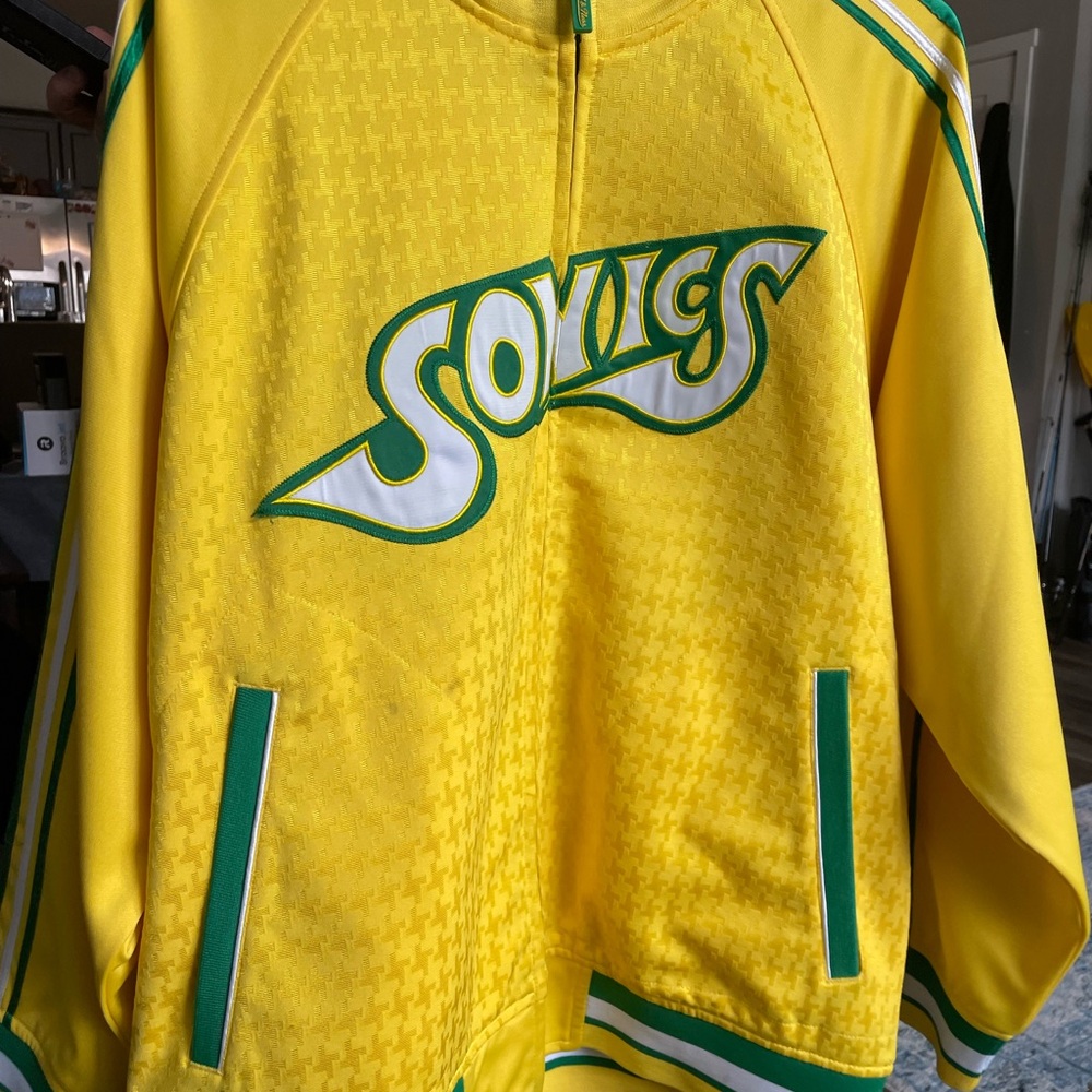 Mitchell & Ness Yellow and Green Sonics Jacket